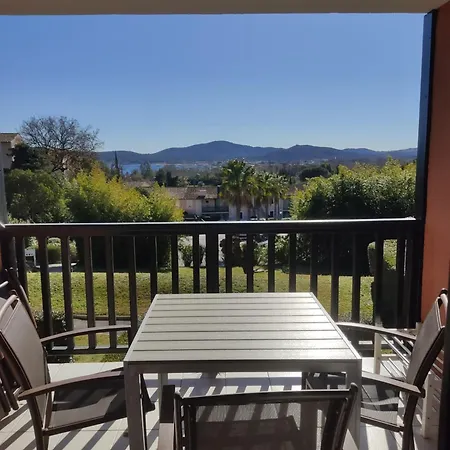 Ambiance Mediterranee Aux Parcs De アパート