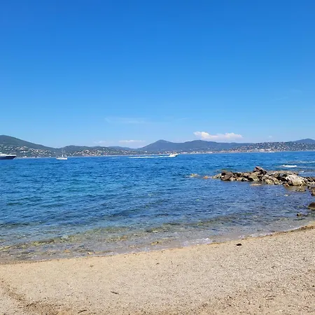 Ambiance Mediterranee Aux Parcs De Grimaud